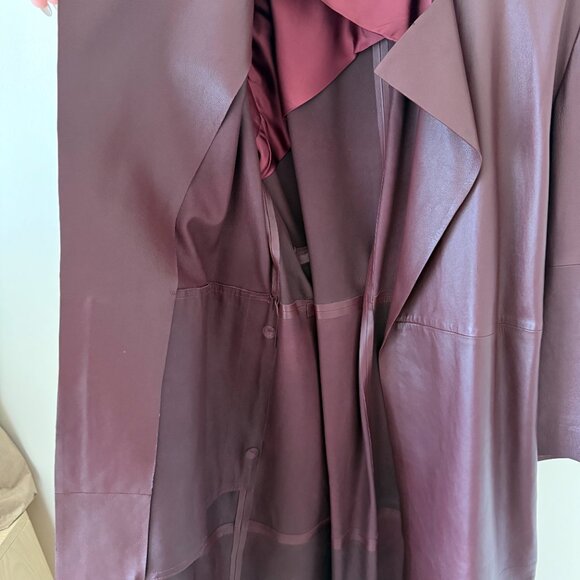 COS - Oversized leather trench coat burgundy - Picture 13 of 16